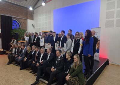 Abschlussbild: Sieger mit Jury 3